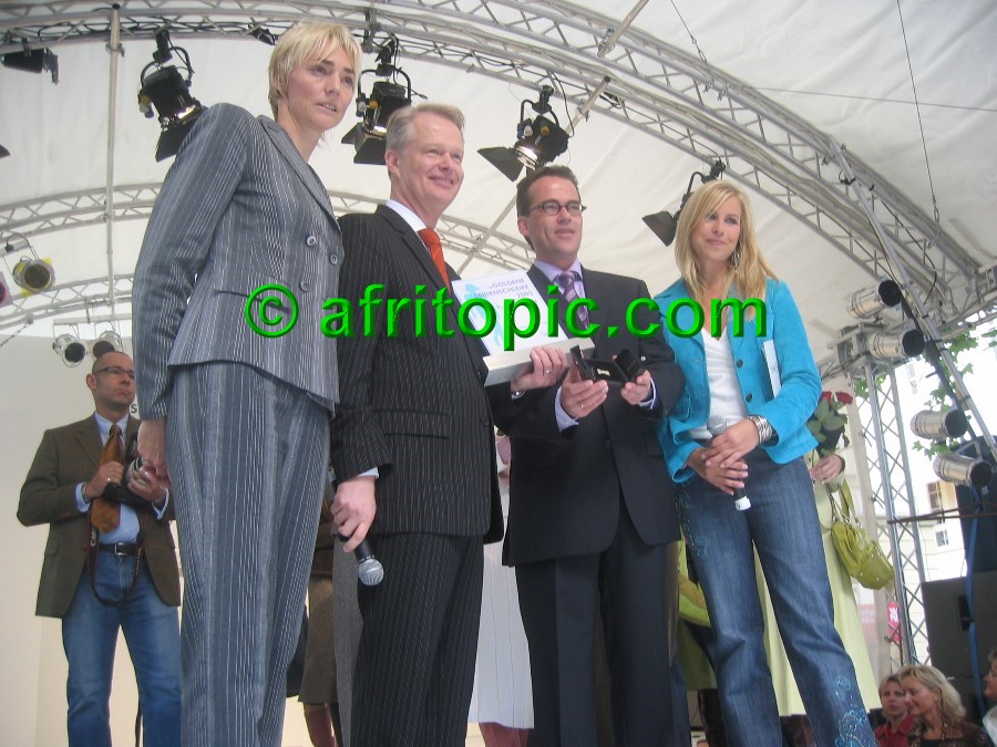 ../Images/Krefeld-Strssenmodenschau-2005 115.jpg